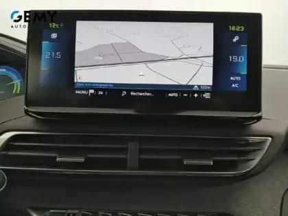 Photo 13 Peugeot 3008  Hybrid 225 e-EAT8