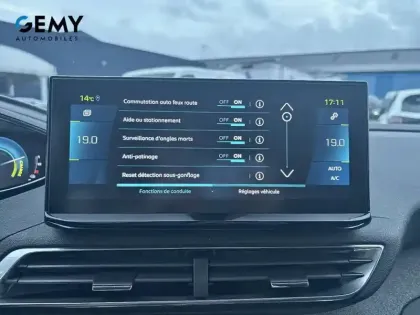 Photo 28 Peugeot 3008  Hybrid 225 e-EAT8