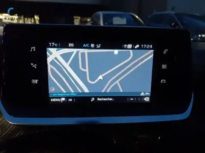 Photo 16 Peugeot 208  PureTech 100 S&S EAT8