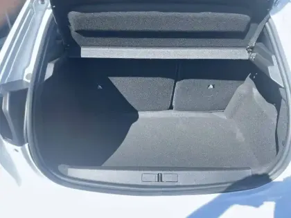 Photo 13 Peugeot 208  Electrique 50 kWh 136ch