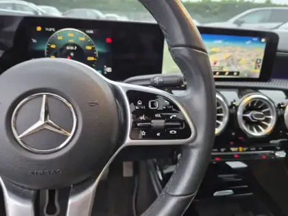 Photo 14 Mercedes Classe A  180 d 8G-DCT