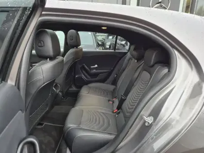 Photo 7 Mercedes Classe A  180 d 8G-DCT