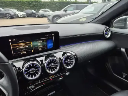 Photo 19 Mercedes Classe A  180 d 8G-DCT