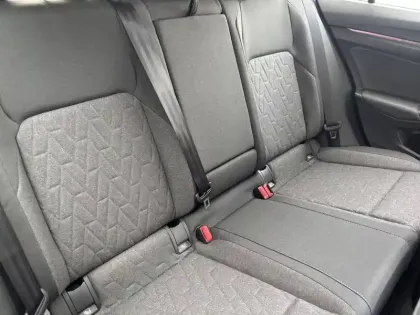 Photo 11 Volkswagen Golf  1.5 eHybrid 204 DSG6