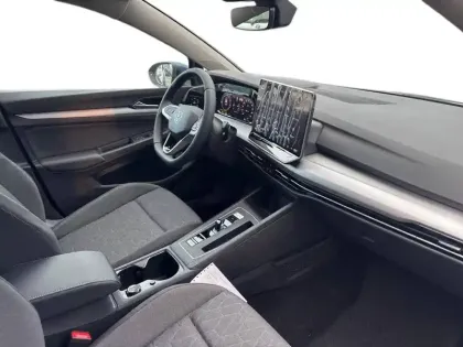 Photo 8 Volkswagen Golf  1.5 eHybrid 204 DSG6