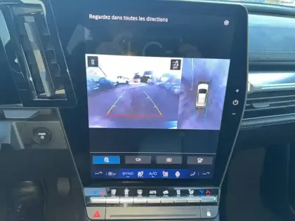 Photo 19 Renault Scenic  E-Tech electrique 220 ch grande autonomie