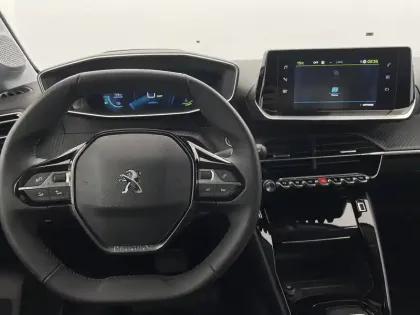 Photo 21 Peugeot 208  Electrique 50 kWh 136ch