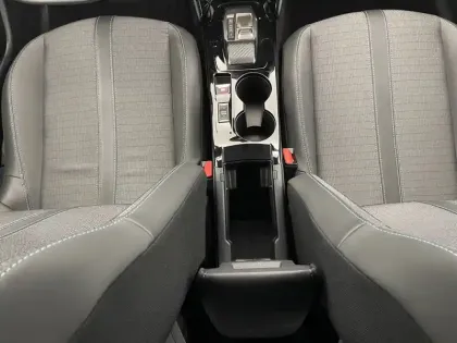 Photo 28 Peugeot 208  Electrique 50 kWh 136ch