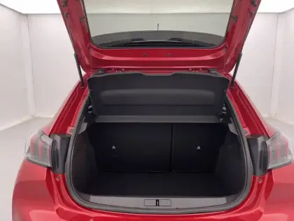 Photo 12 Peugeot 208  Electrique 50 kWh 136ch