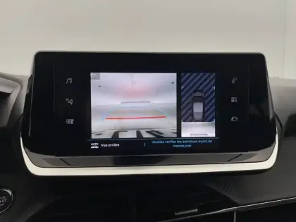 Photo 27 Peugeot 208  Electrique 50 kWh 136ch