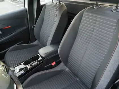 Photo 9 Peugeot 208  Electrique 50 kWh 136ch