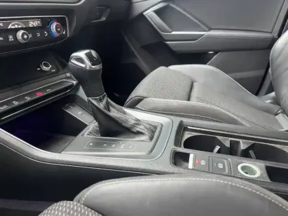 Photo 56 Audi Q3  35 TFSI 150 ch S tronic 7