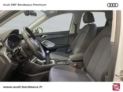 Photo 9 Audi Q3 35 TFSI 150 ch