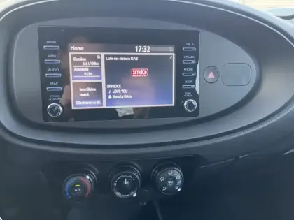 Photo 13 Toyota Aygo 1.0 VVT-i 72 Active Business CH BVM5 AC