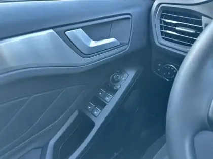 Photo 5 Ford Focus 1.0 EcoBoost mHEV 125ch Titanium X Business