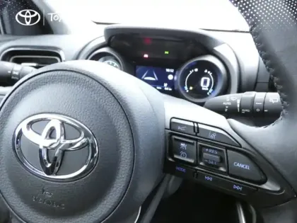 Photo 11 Toyota Yaris 120 VVT-i Design