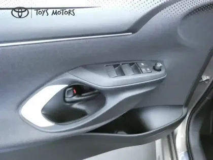 Photo 14 Toyota Yaris 120 VVT-i Design