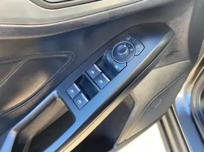 Photo 5 Ford Focus SW 1.0 Flexifuel mHEV 125ch Titanium X Business