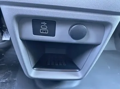 Photo 21 Ford Transit Custom Fg 320 L2H1 2.5 Duratec 232ch Hybride recheargeable Multicab Limited CVT