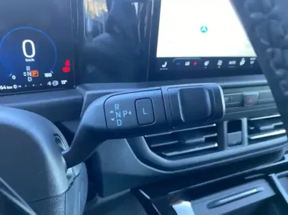 Photo 7 Ford Transit Custom Fg 320 L2H1 2.5 Duratec 232ch Hybride recheargeable Multicab Limited CVT