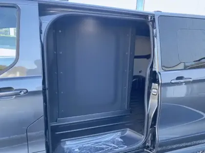 Photo 28 Ford Transit Custom Fg 320 L2H1 2.5 Duratec 232ch Hybride recheargeable Multicab Limited CVT