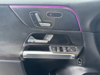 Photo 21 Mercedes GLB 200 d AMG Line