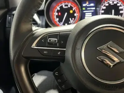 Photo 14 Suzuki Swift  1.2 Dualjet Hybrid 83ch Privilège