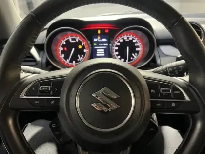 Photo 12 Suzuki Swift  1.2 Dualjet Hybrid 83ch Privilège