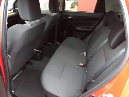 Photo 11 Suzuki Swift  1.2 Dualjet Hybrid 83ch Privilège