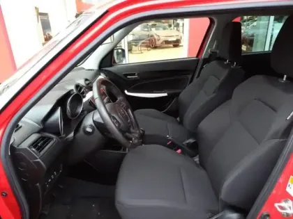 Photo 9 Suzuki Swift  1.2 Dualjet Hybrid 83ch Privilège