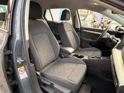 Photo 5 Volkswagen Golf  1.0 eTSI OPF 110ch Life Plus DSG7