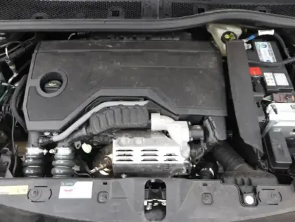 Photo 11 Peugeot 2008  1.2 Hybrid 136ch GT e-DCS6