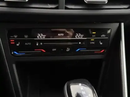 Photo 12 Volkswagen Taigo  1.0 TSI 110ch Style DSG7