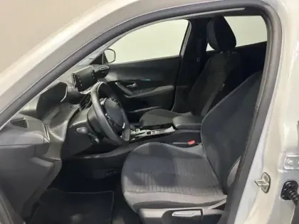 Photo 8 Peugeot 2008  e- 136ch Style