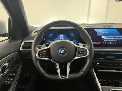 Photo 8 BMW Serie 3 Série 3 Touring 330eA xDrive 292ch M Sport