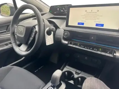 Photo 8 Toyota Prius  Rechargeable 2.0 Hybride Rechargeable 223ch Design (sans toit panoramique) MY25