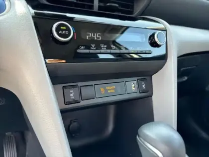 Photo 8 Toyota Yaris  Cross 116h Dynamic Business + Programme Beyond Zero Academy MY22