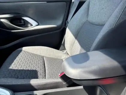 Photo 14 Toyota Yaris  Cross 116h Dynamic Business + Programme Beyond Zero Academy MY22