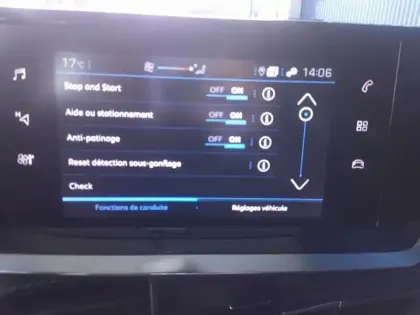 Photo 8 Peugeot 208  1.2 PureTech 100ch S&S STYLE