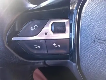 Photo 10 Peugeot 208  1.2 PureTech 100ch S&S STYLE