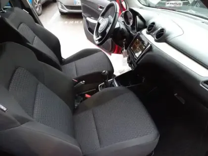 Photo 10 Suzuki Swift  1.2 Dualjet Hybrid 83ch Privilège