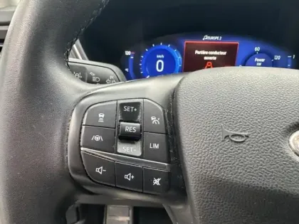 Photo 10 Ford Kuga  2.5 Duratec 190ch FHEV E85 Titanium BVA