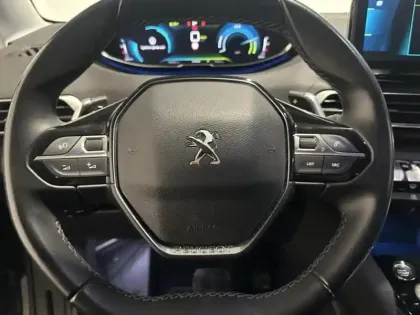 Photo 14 Peugeot 3008  Plug-in Hybrid 225ch Allure Pack e-EAT8