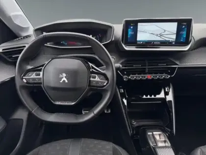 Photo 10 Peugeot 208  e- 136ch Roadtrip