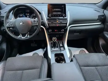 Photo 9 Mitsubishi Eclipse Cross  2.4 MIVEC PHEV 188ch Business 4WD 2023