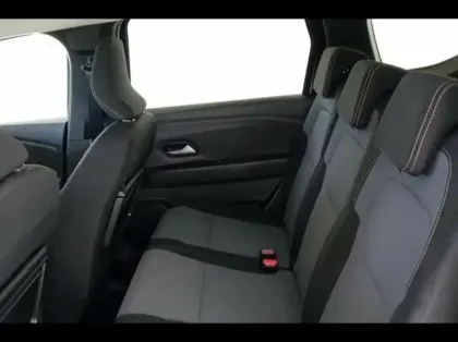 Photo 5 Dacia Jogger  1.6 hybrid 140ch Extreme 7 places -24