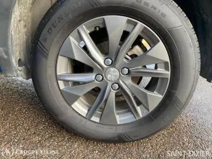 Photo 10 Peugeot 2008  1.2 PureTech 130ch S&S Allure EAT8