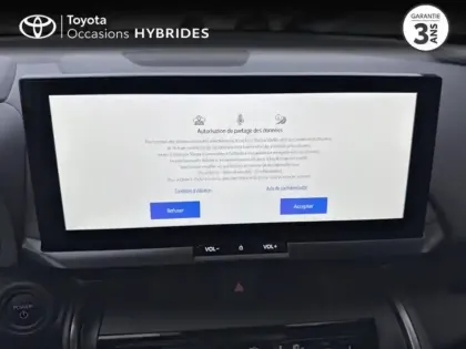 Photo 14 Toyota C-HR  2.0 Hybride Rechargeable 225ch Design Pack Confort