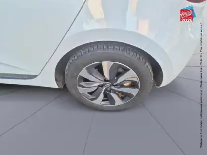 Photo 9 Renault Clio  1.6 E-Tech 140ch Première Edition