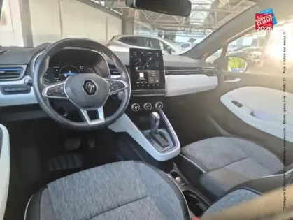 Photo 14 Renault Clio  1.6 E-Tech 140ch Première Edition